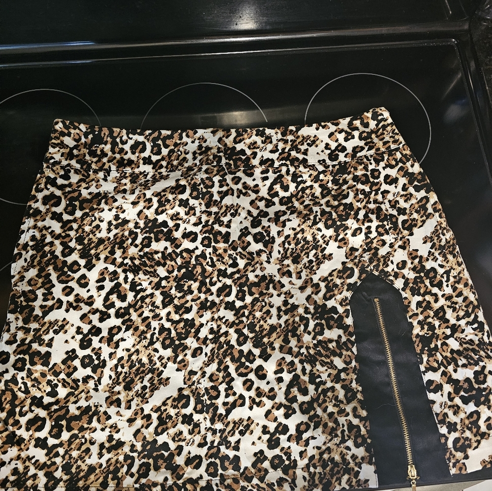 Leopard Print Skort with Zipper Detail